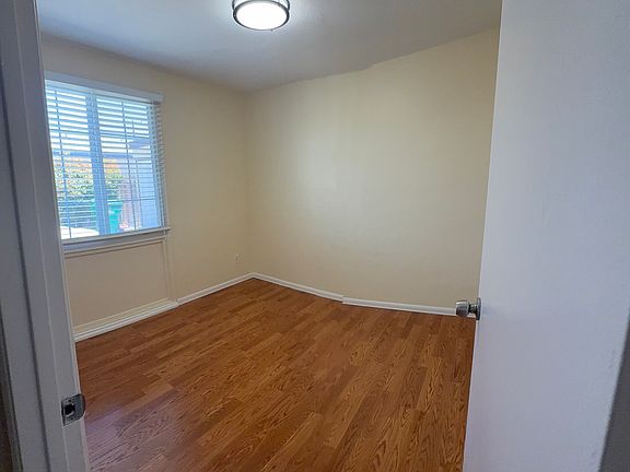 4th image of 4835 Lehrer Dr