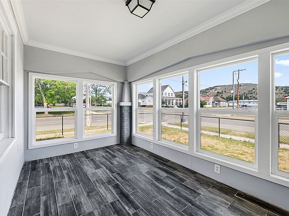 5th image of 821 W 3rd St