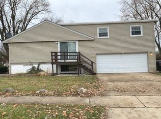 301 E Schaumburg Rd, Streamwood, IL 60107