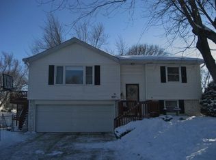 2234 Gary Ct, Marshalltown, IA 50158