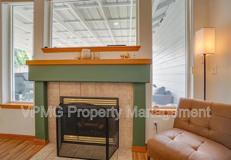 1204 NE 89th Ave — Photo 16