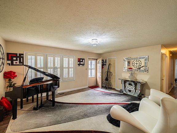 5th image of 2326 Park Ave