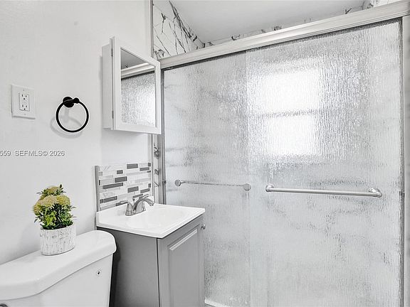 3rd image of 1582 NW 5th Ave
