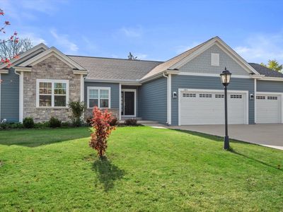 7911 West Oakwood WAY, Franklin, WI, 53132