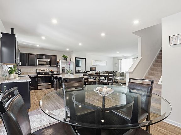 5th image of 378 Hobson Way