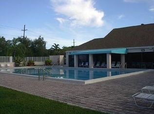 900 Cardinal Pl, Homestead, FL 33035