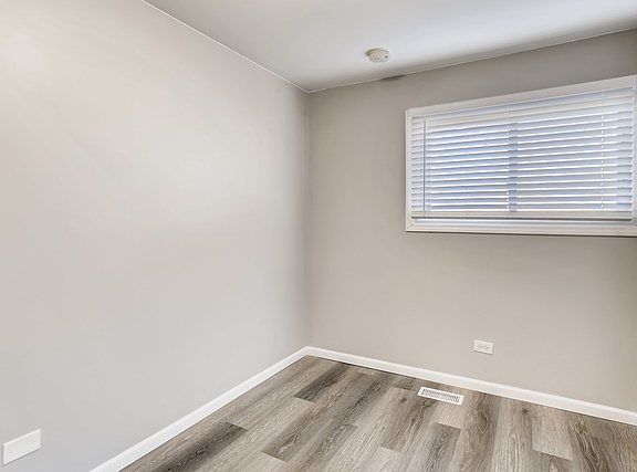 4th image of 7927 163rd Ct #7927