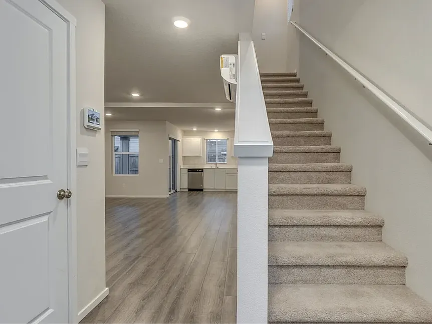 3 bed, 1406 sqft, $2,700 — Photo 3