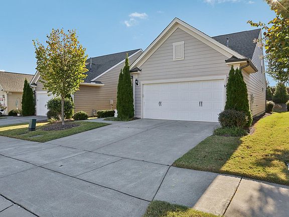 2nd image of 1136 E Rosedale Creek Dr