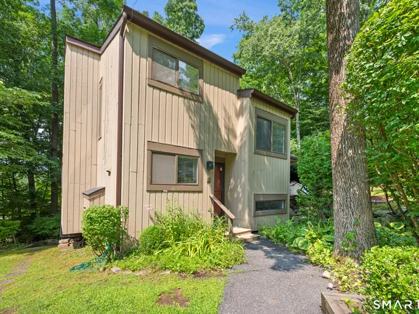 2 Shagbark Lane #2, Woodbury, CT 06798