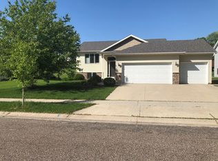5125 Ridgeview Dr NW, Rochester, MN 55901