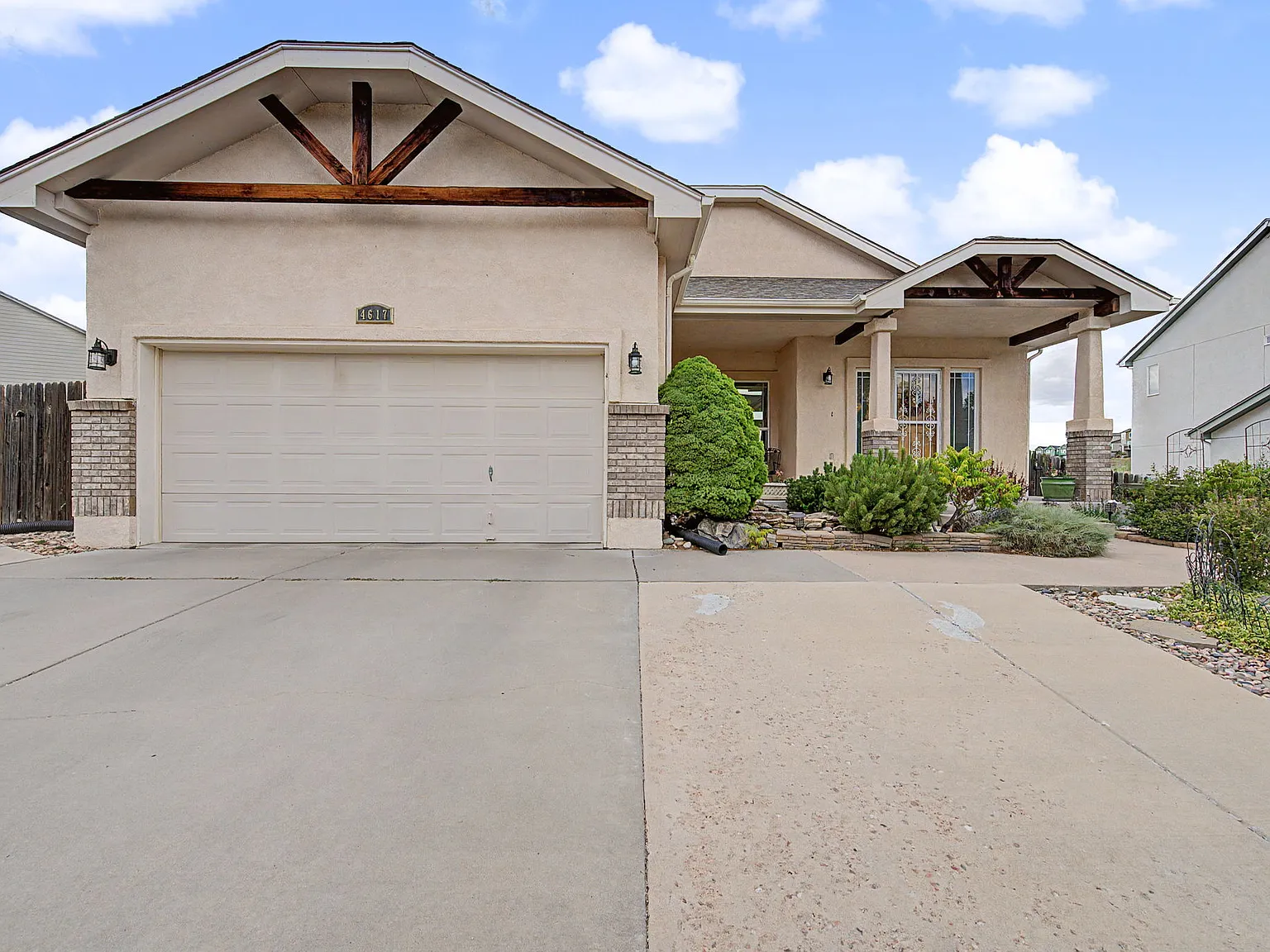 3 bed, 2.5 bath, 3542 sqft, $3,000 — Photo 2