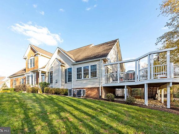 3rd image of 5743 Amelia Springs Cir
