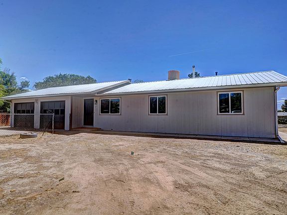 2nd image of 636 Highview Rd