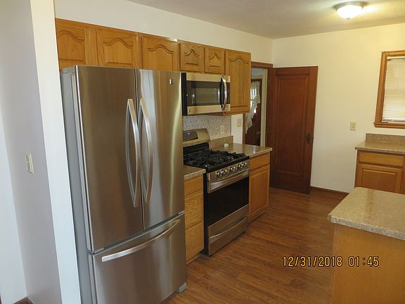 3rd image of 597 W Cook Rd
