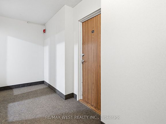 2nd image of 1275 Markham Rd #401