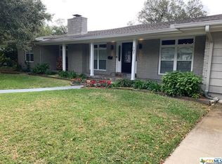 107 Buena Vista Ave, Victoria, TX 77901