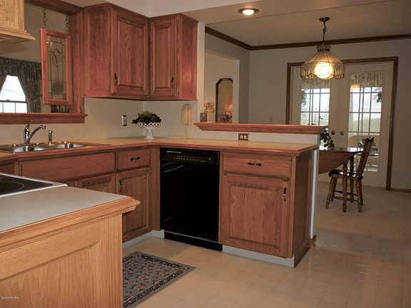 3rd image of 8257 Wallinwood Springs Dr