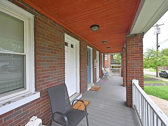 4th image of 4214 Beech St