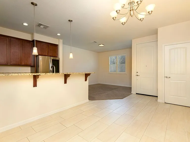1032 Arbor Rd — Photo 6