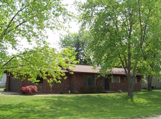 12221 Autumn Ln, Freeland, MI 48623