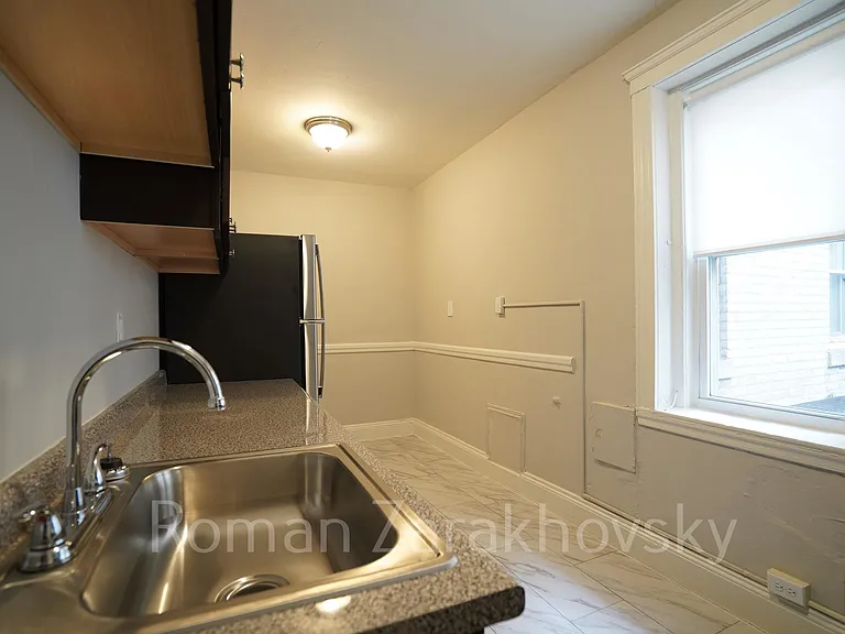 55 Linden St #7 — Photo 2