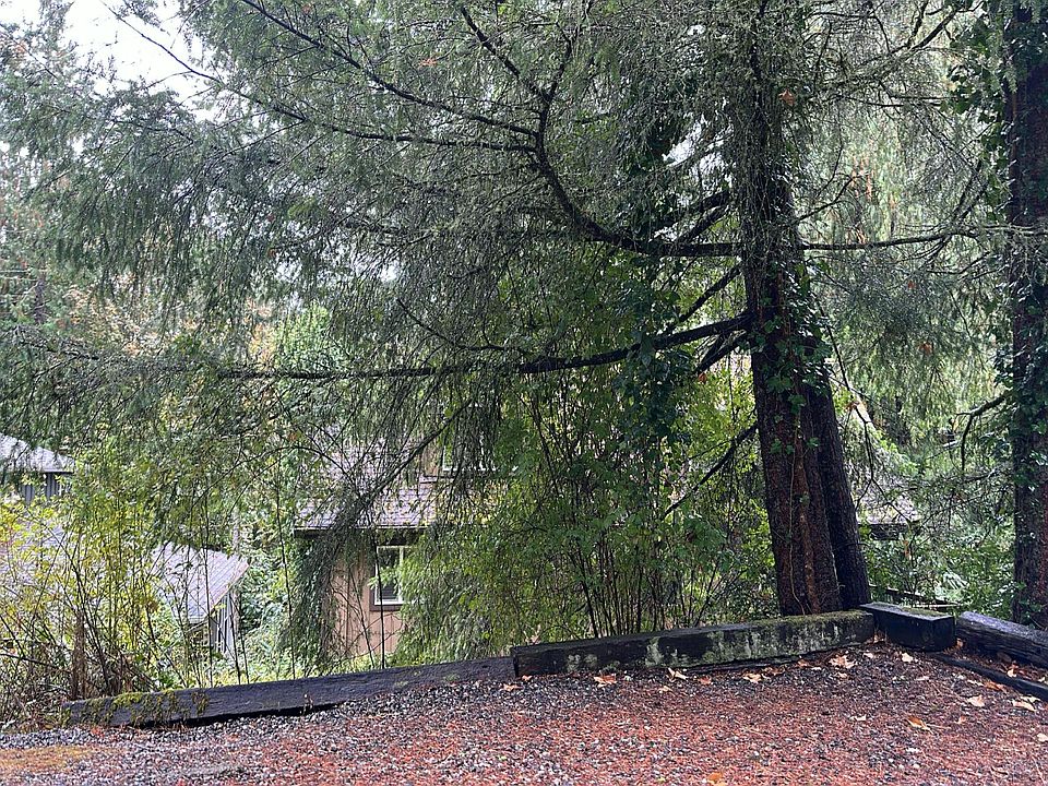 1st image of 8 Grand View Ln