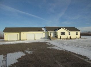 5601 62nd St SW, Minot, ND 58701