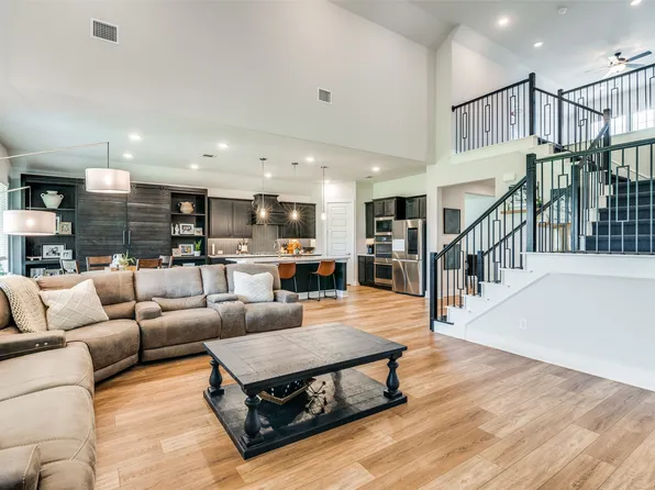 4032 Yellow Jasmine Ln, Forney, TX 75126