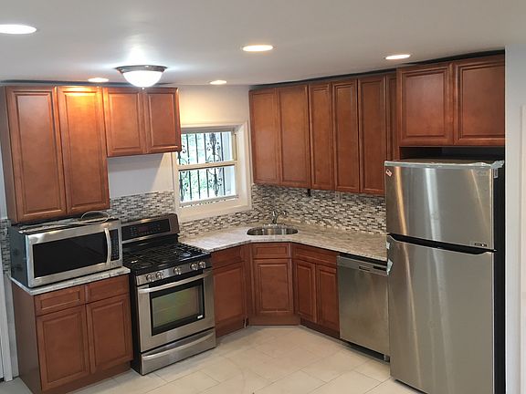 2nd image of 1024 E 230th St #1