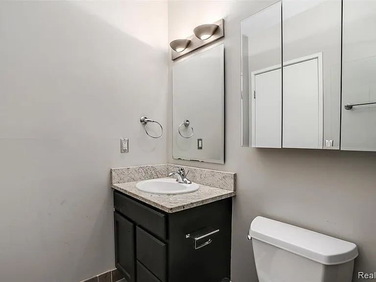 6533 E Jefferson Ave #413W — Photo 32