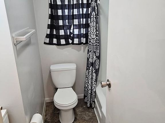 4th image of 2402 15th St #2402