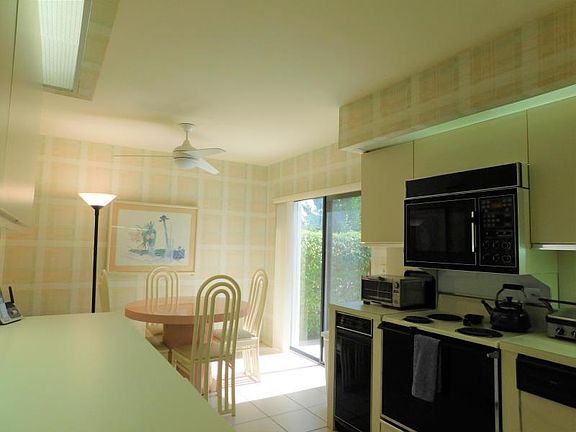 5th image of 71 Eastgate Dr APT A