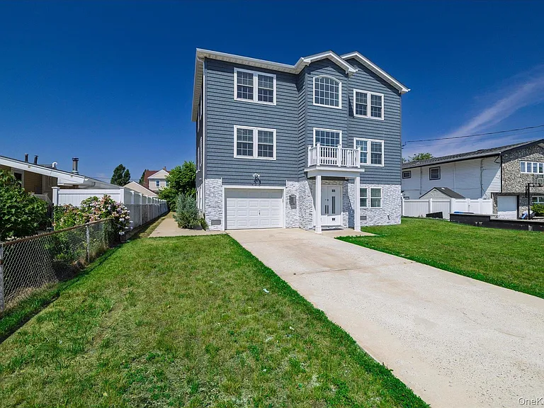 740 S Ocean Ave — Photo 4