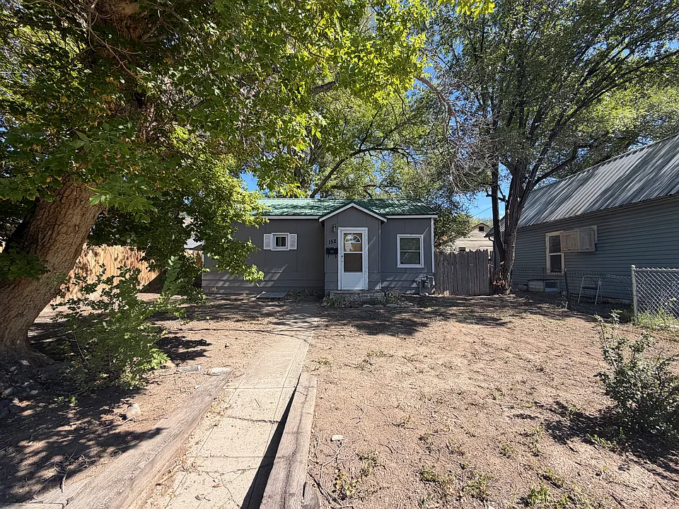 152 Grand Ave
