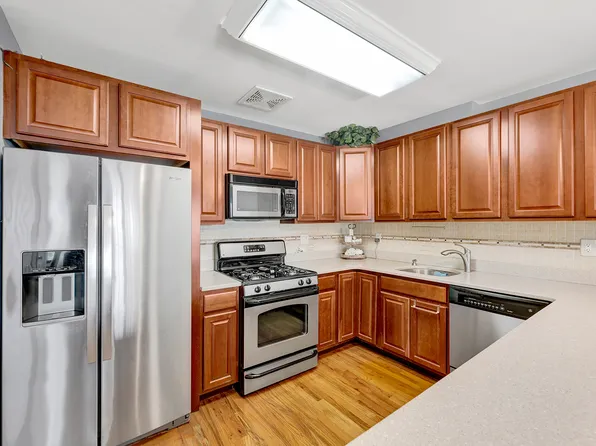 102-20 Rockaway Beach Boulevard image 12 of 32