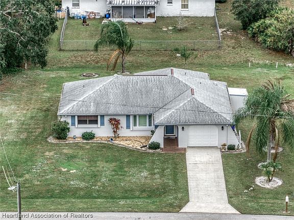 2nd image of 1633 Meadowbrook St