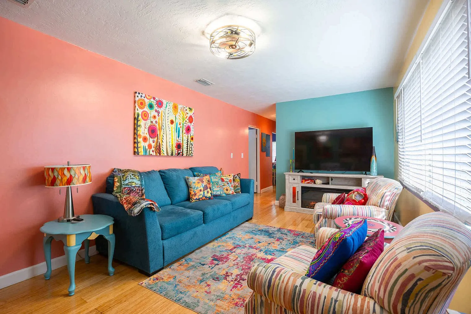 3 bed, 1.0 bath, 1151 sqft, $4,170 — Photo 2
