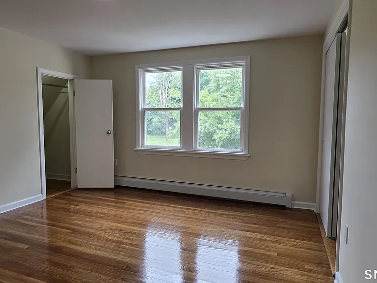 782 Center St — Photo 26