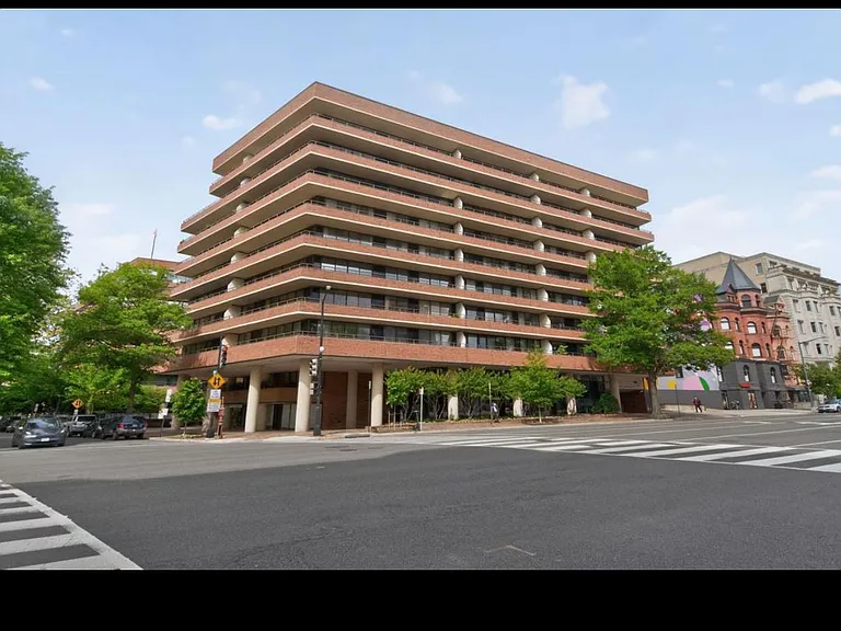 2555 Pennsylvania Ave NW #1019 — Photo 13