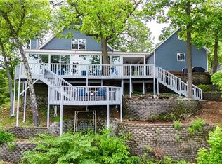 18322 Oakridge Rd, Springdale, AR 72764