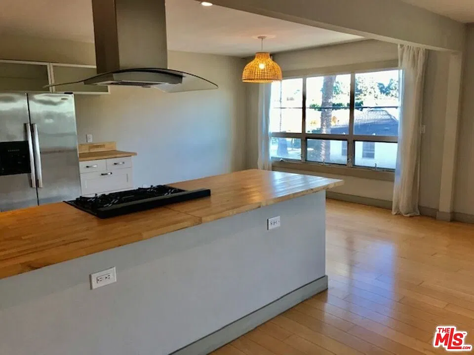 3 bed, 1.0 bath, $4,195 — Photo 3