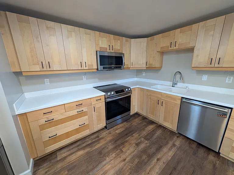 137 Union Ave #E — Photo 7