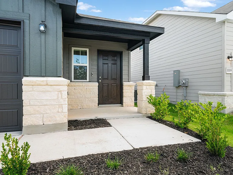 1115 Pigeon Ln — Photo 5