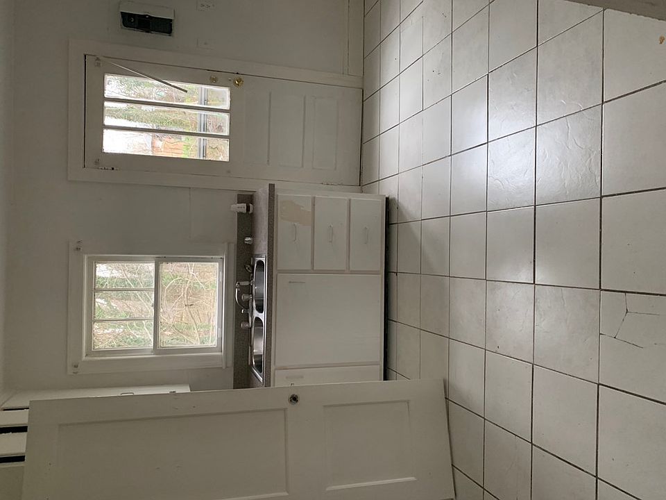 2nd image of 813 Bonner Ave