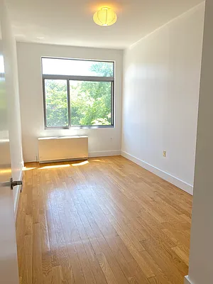 Rented by Chana Ofek, LREB | media 43