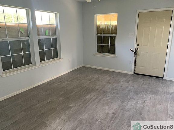 2nd image of 3024 Anita St