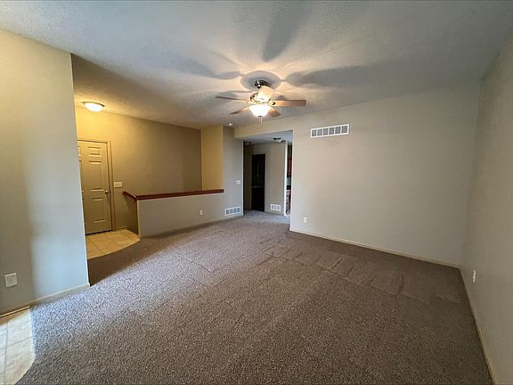 5th image of 2452 Westside Ave
