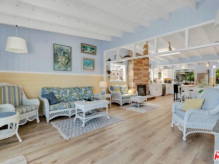24528 Malibu Rd — Photo 13