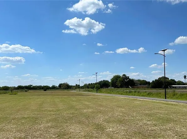 884 S Milanos Rd, Weslaco, TX 78596